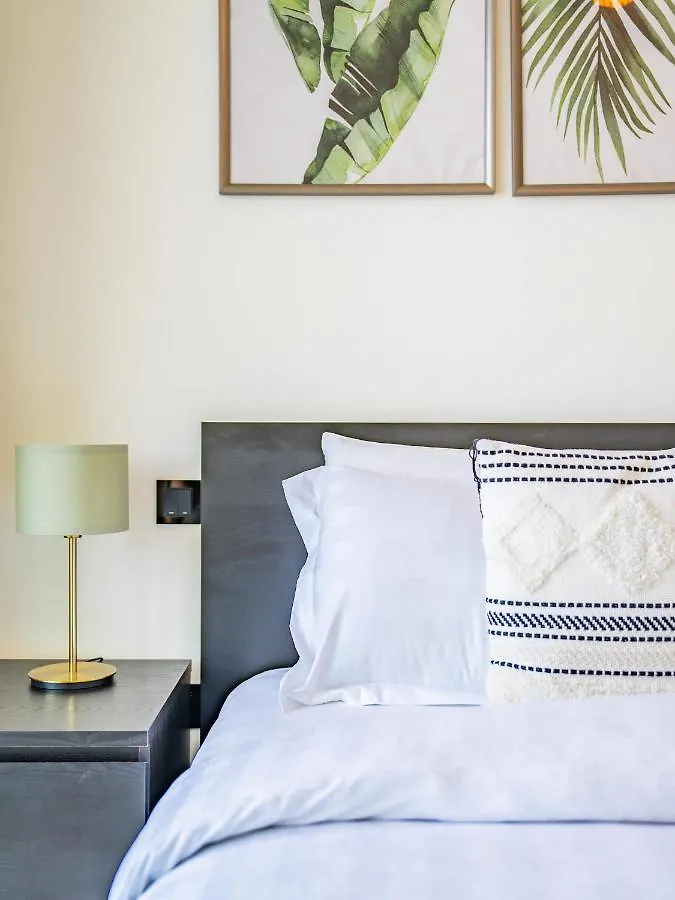 Beautiful Cityscape Views From This Urban Retreat Dubai
