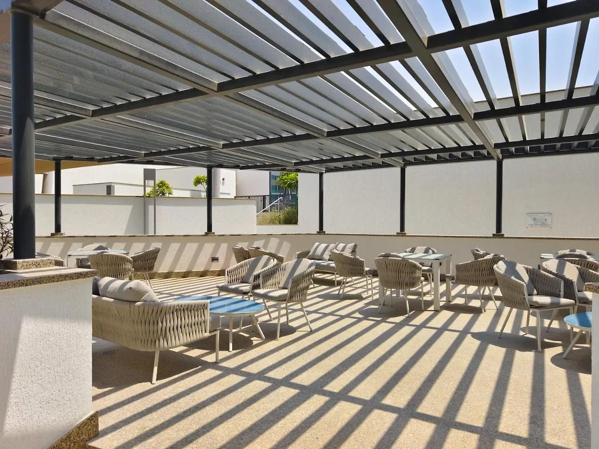 Apartamento Beautiful Cityscape Views From This Urban Retreat Dubai